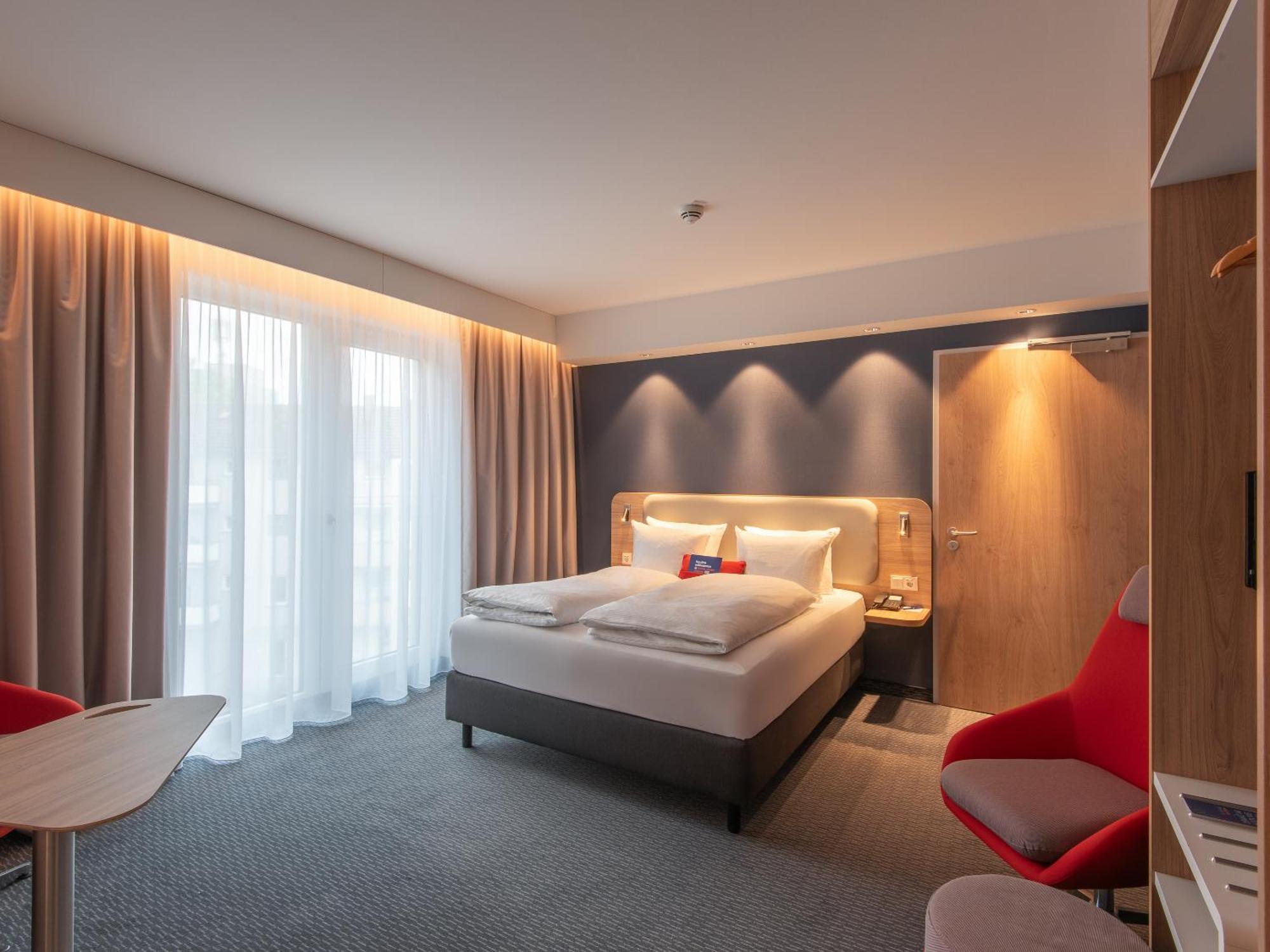 Holiday Inn Express Heilbronn By Ihg Exterior photo