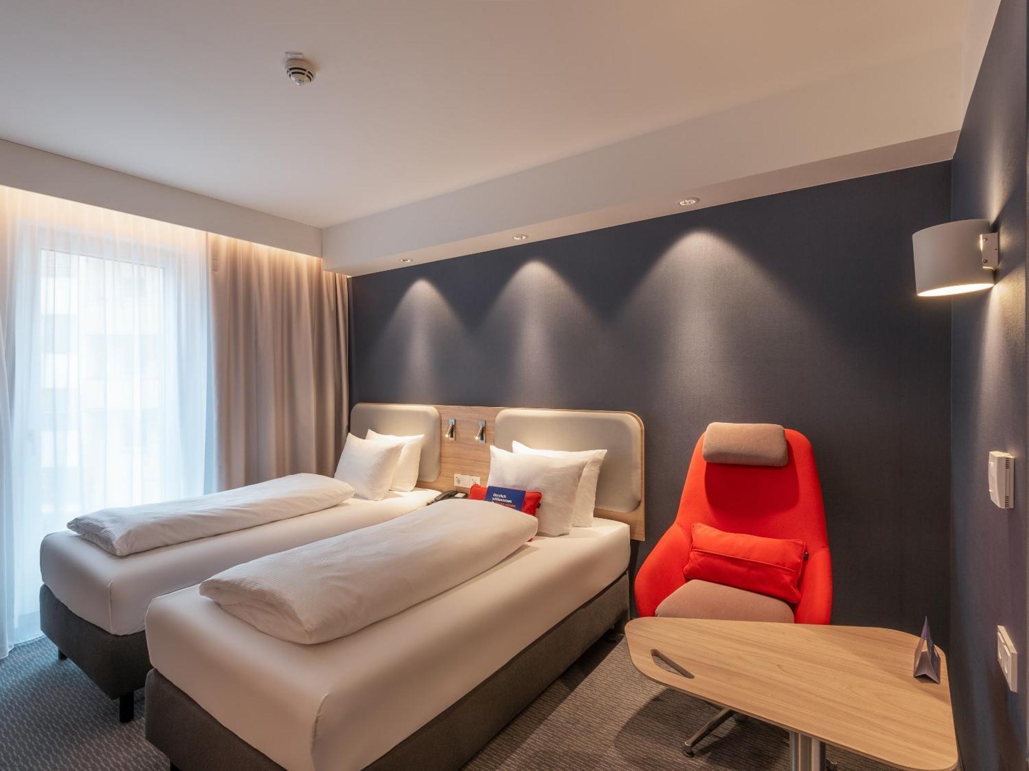 Holiday Inn Express Heilbronn By Ihg Exterior photo
