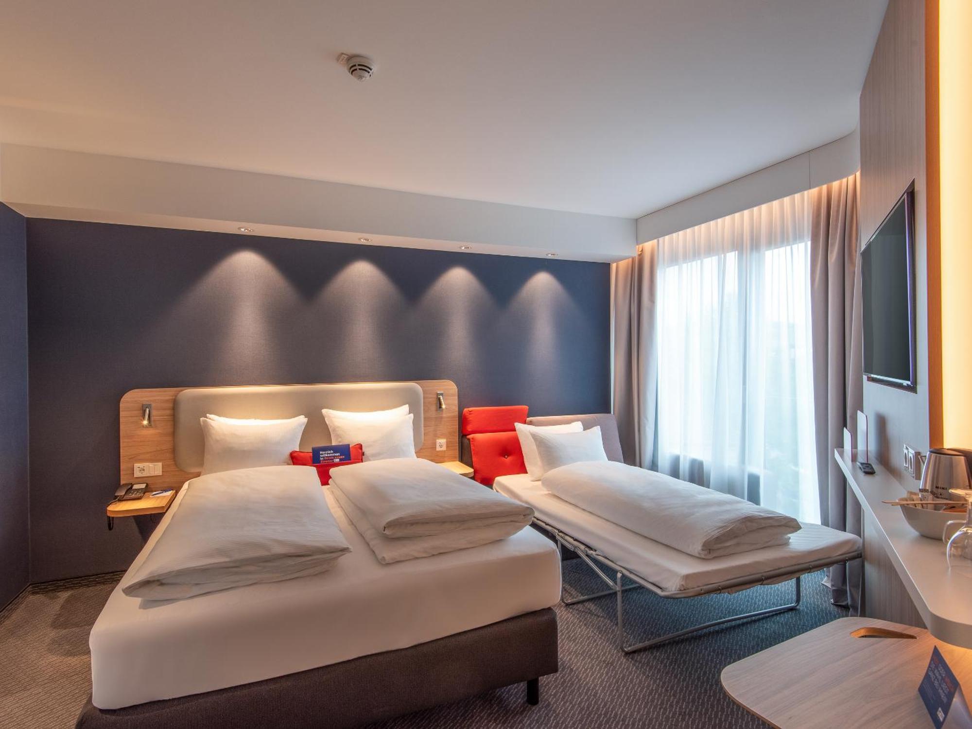 Holiday Inn Express Heilbronn By Ihg Exterior photo