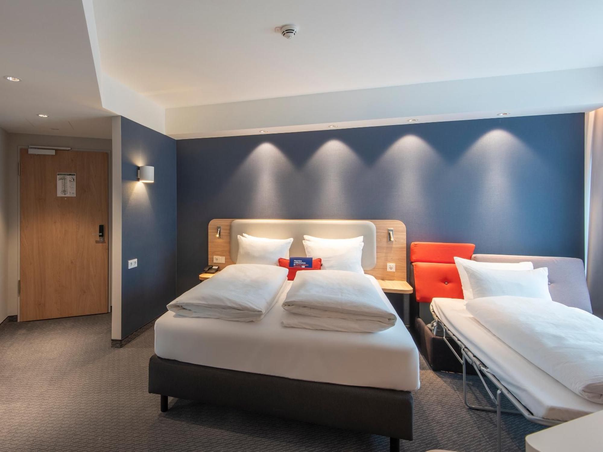 Holiday Inn Express Heilbronn By Ihg Exterior photo